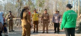 BUPATI GUNUNGKIDUL TINJAU KEGIATAN PROGRAM GOTONG ROYONG DI KALURAHAN BENDUNGAN
